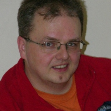 <b>Marek Kwiatkowski</b> - user_643434_a425c3_huge