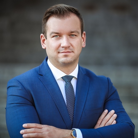 Dariusz Miazga - Dyrektor Oddziału Bankowego, Deutsche Bank Polska S.A - GoldenLine.pl
